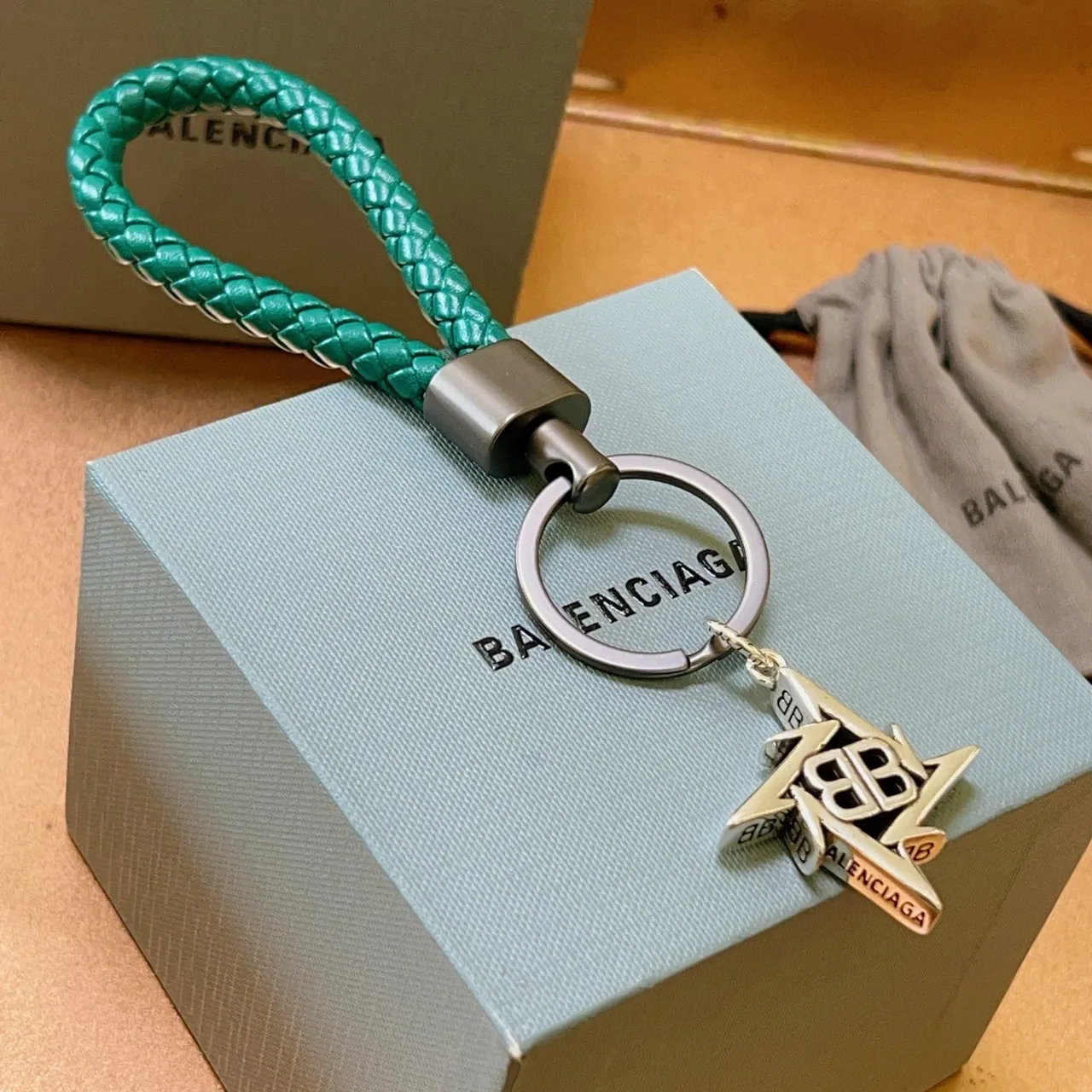 Balenciaga BB Star verde turquesa couro trançado chaveiro pulseira 5