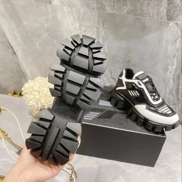 Balenciaga قاعدة سوداء بيضاء بانيلات غير متناظرة حذاء رياضي سميك 2
