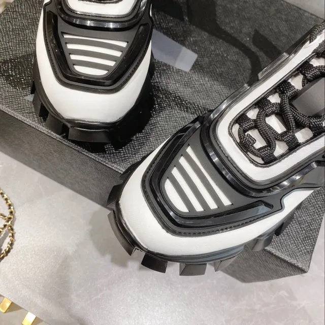 Balenciaga قاعدة سوداء بيضاء بانيلات غير متناظرة حذاء رياضي سميك 7