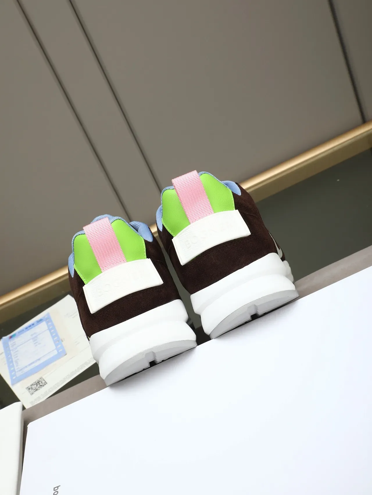 Balenciaga Sneakers Lifestyle Marron Vert Daim Supérieur Oversized Logo Circulaire 3