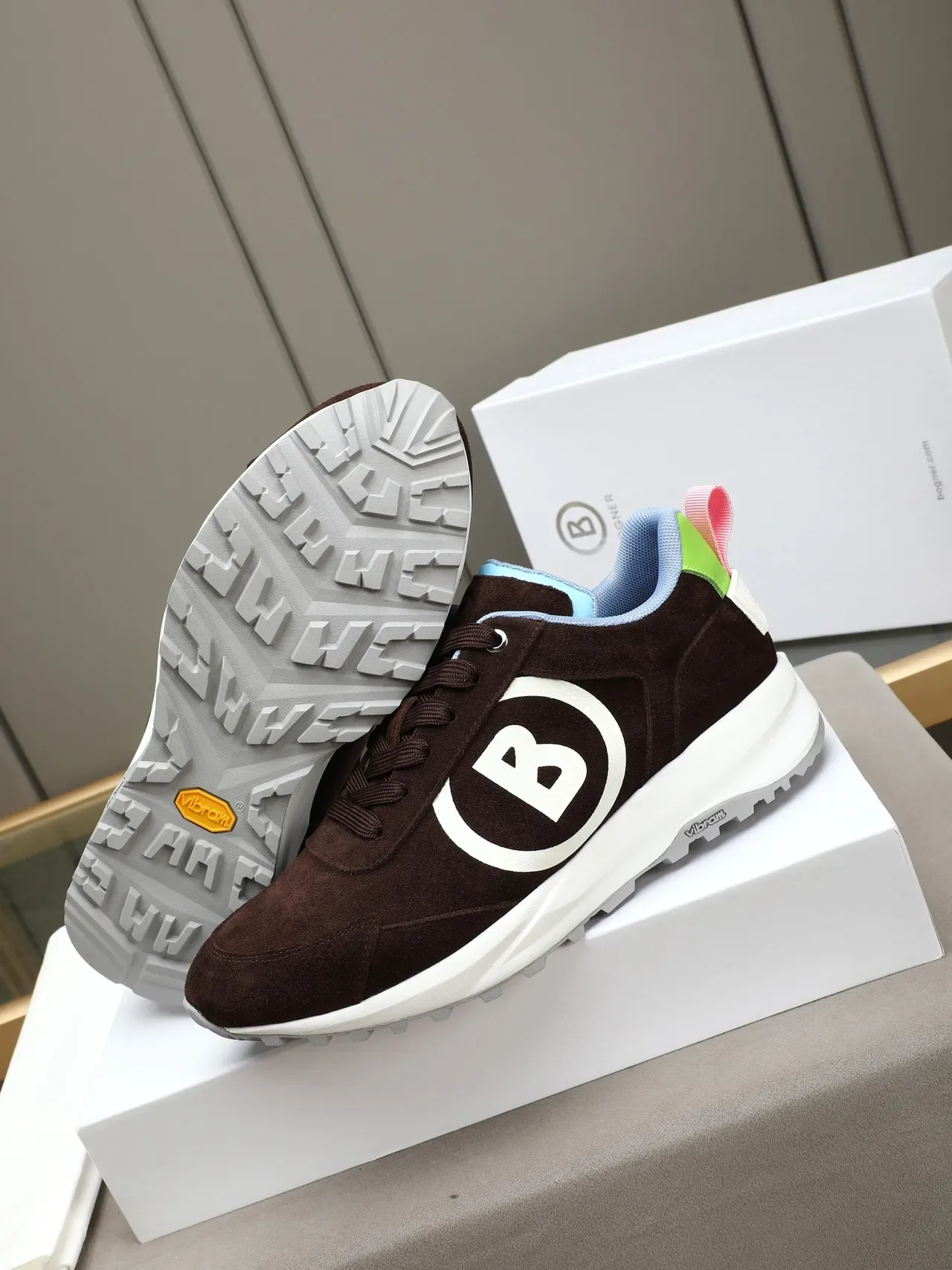 Balenciaga Sneakers Lifestyle Marron Vert Daim Supérieur Oversized Logo Circulaire 4