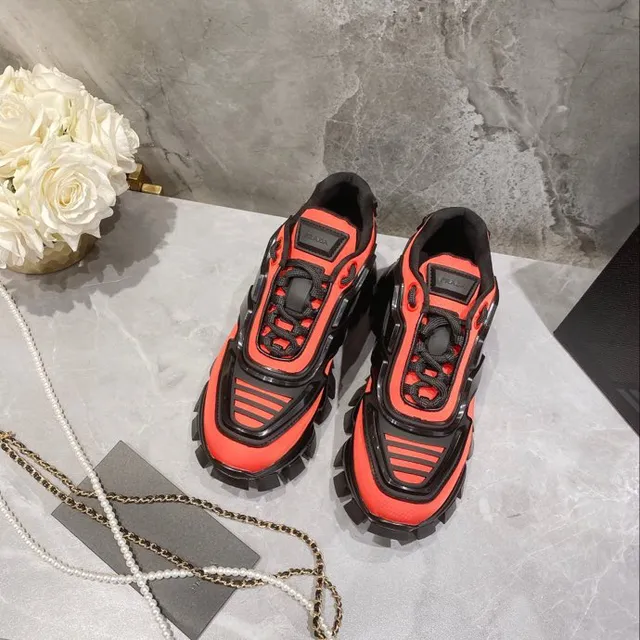 Balenciaga Defender أسود وأحمر حذاء رياضي سميك 9