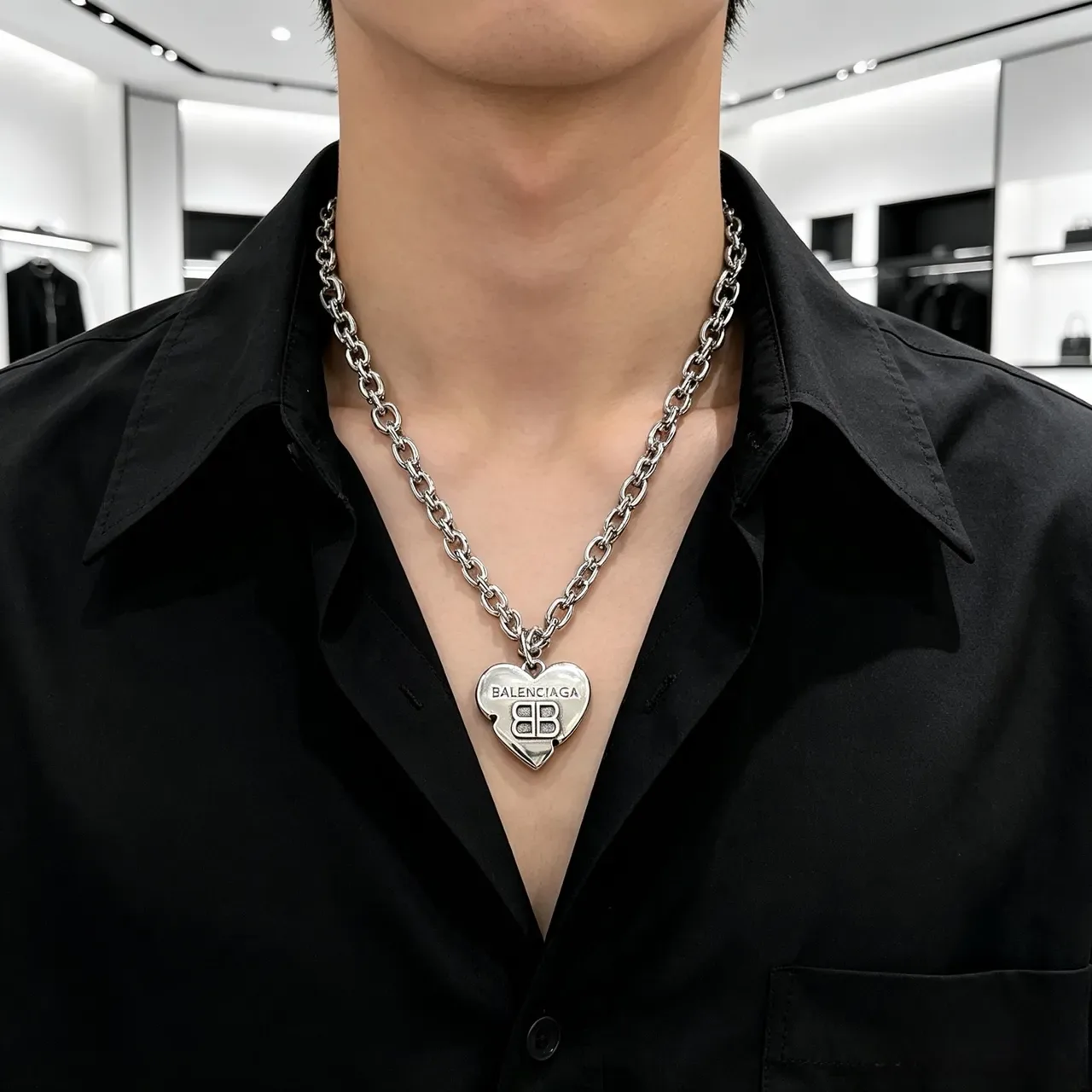 Balenciaga pendentif cœur argent chaîne curb chunky 6