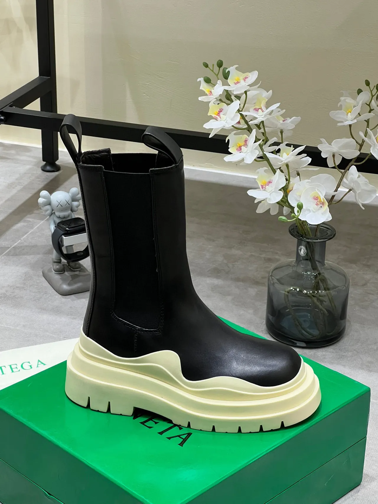 Balenciaga Le Cagole Bottines noires et crème 4