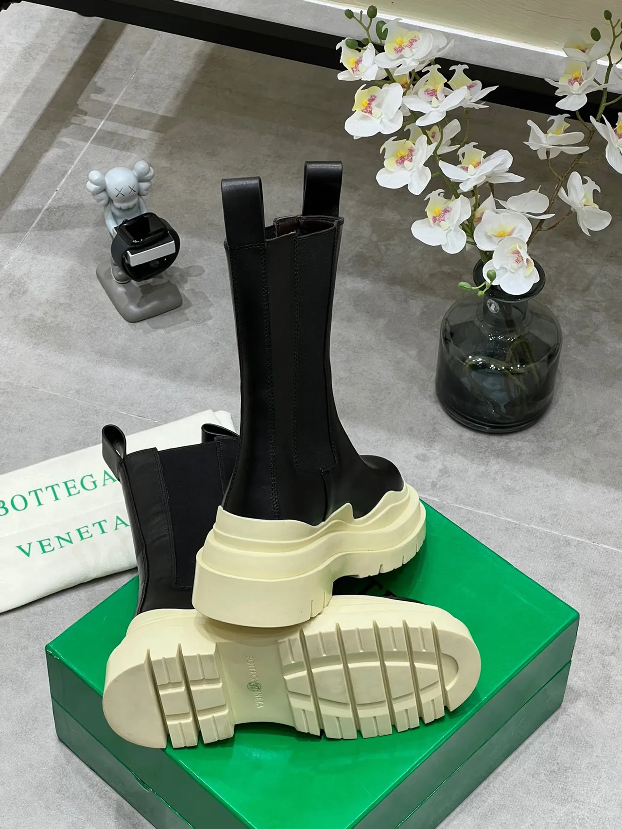 Balenciaga Le Cagole Bottines noires et crème 6