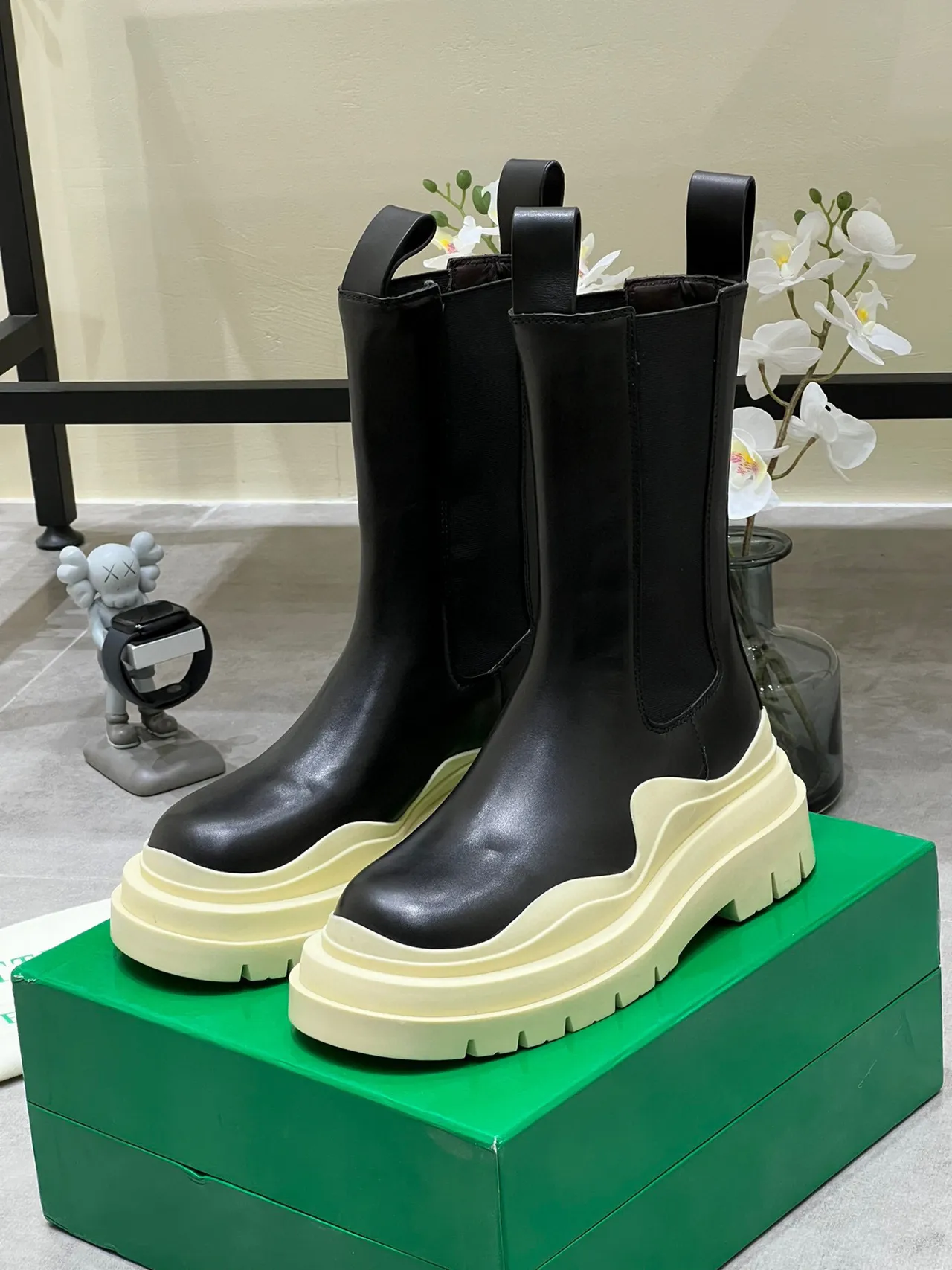 Balenciaga Le Cagole Bottines noires et crème 9