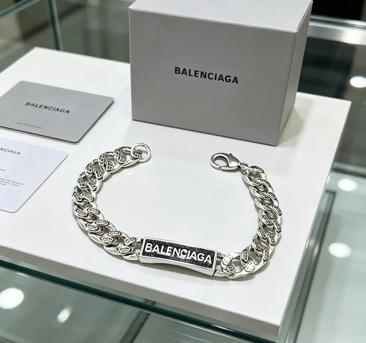 Pulseira Balenciaga Logo Plaque Prata Preta Corrente Curb-Link Chunky Retangular 5