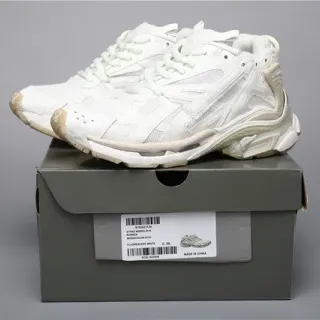 Balenciaga Runner حذاء رياضي سميك أبيض فلورسنت