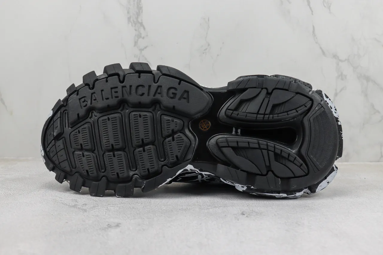 Balenciaga Runner Graffiti-Print Black and White zapatillas de suela gruesa 8