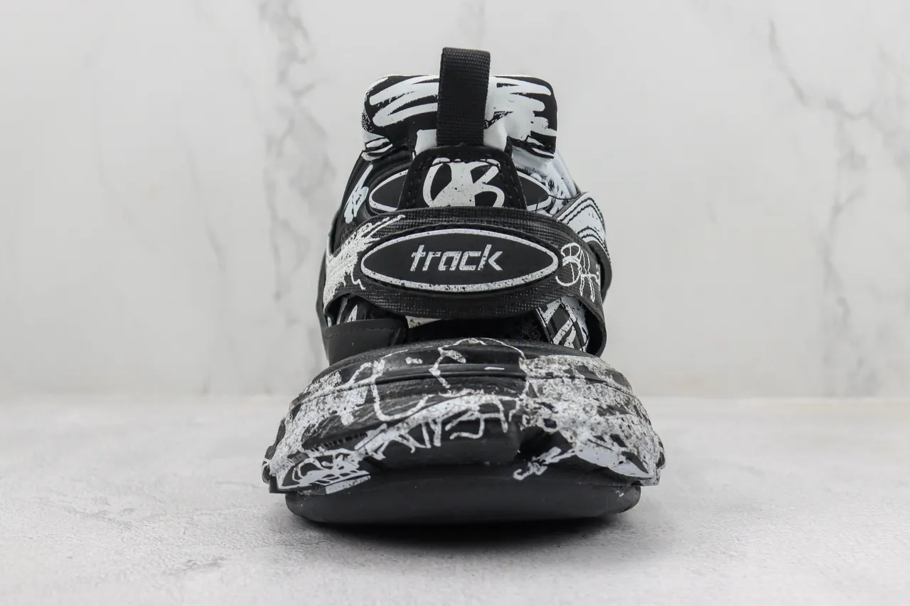 Balenciaga Runner Graffiti-Print Black and White zapatillas de suela gruesa 9