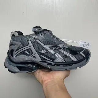 Balenciaga Runner Sneakers Chunky Gris y Negro