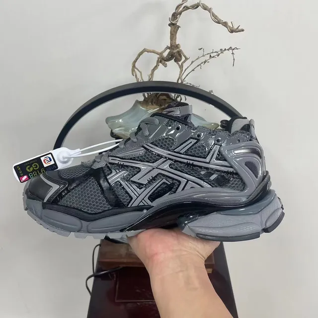 Balenciaga Runner Tênis Chunky Cinza e Preto 6