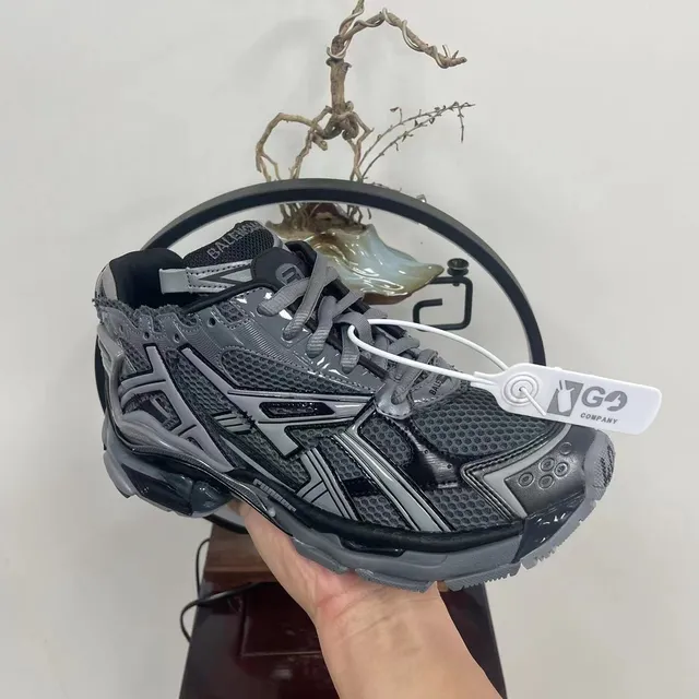 Balenciaga Runner Tênis Chunky Cinza e Preto 8