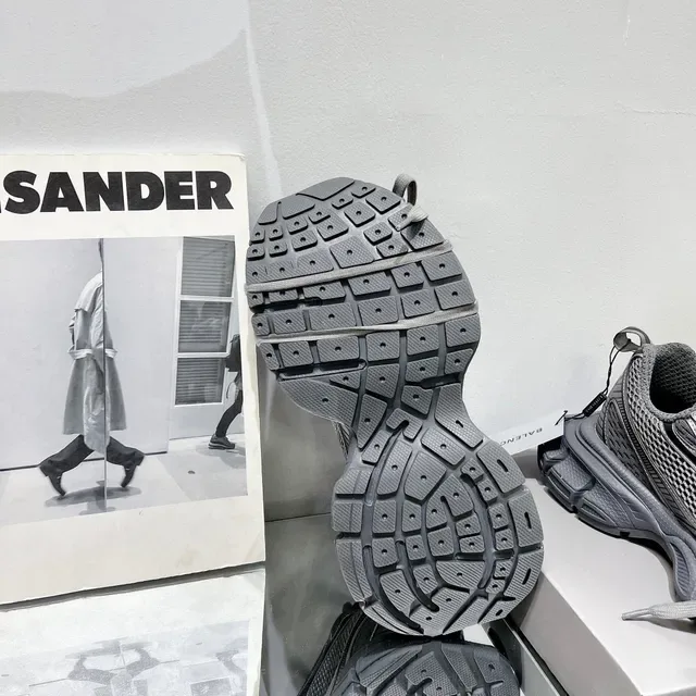 Balenciaga Runner Tênis Cinza Metálico Chunky 2