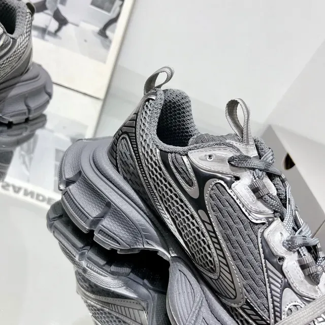 Balenciaga Runner Tênis Cinza Metálico Chunky 4