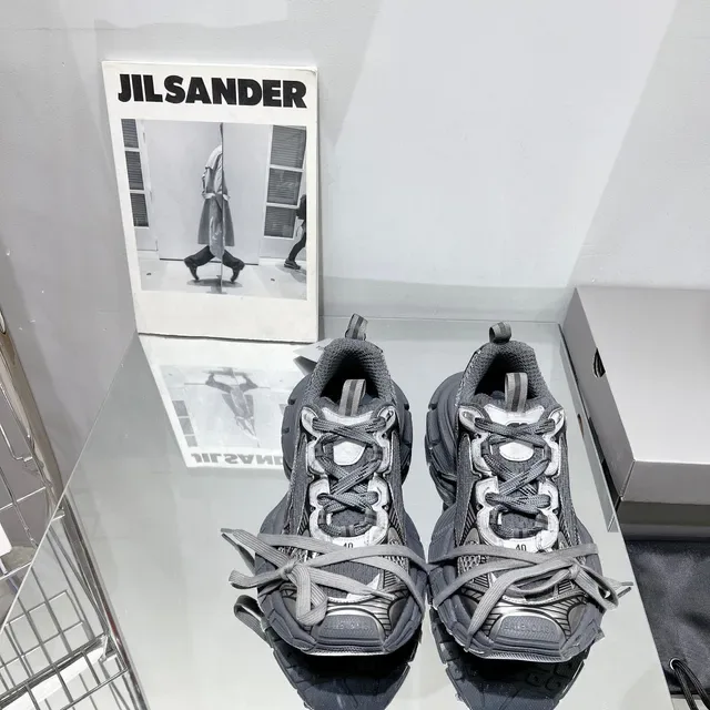 Balenciaga Runner Tênis Cinza Metálico Chunky 9