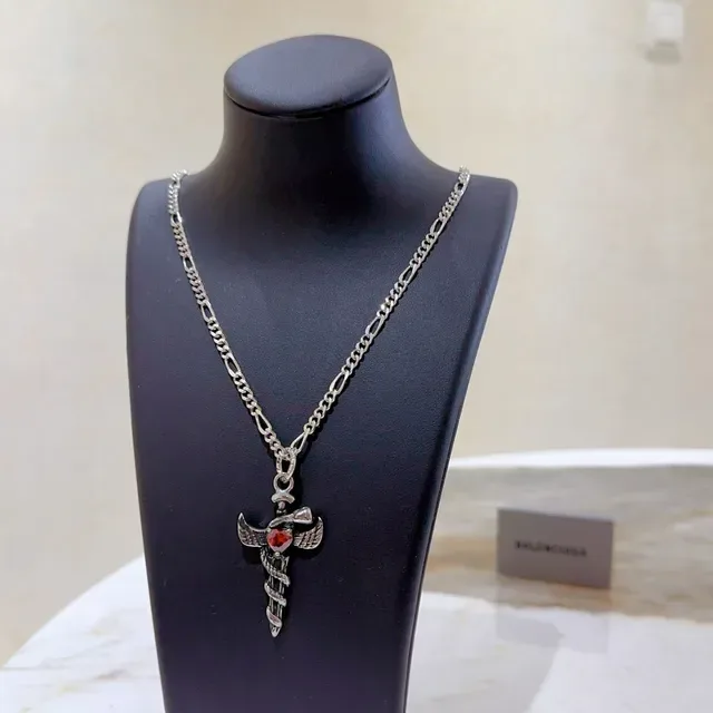 Balenciaga Argent Chaîne Figaro Croix Ailée Collier 4