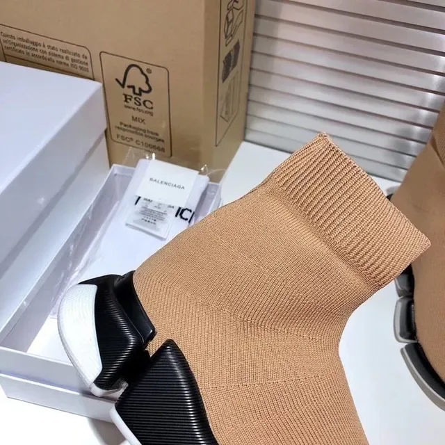 Balenciaga Speed Trainer Beige Noir Blanc Sneakers Lifestyle 6
