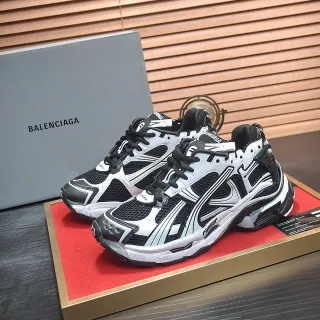 Balenciaga Track Trainer zapatillas negras y blancas con suela gruesa