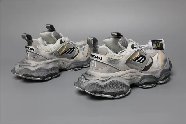 Balenciaga Track Trainer tênis brancos, cinza, bege, chunky 3