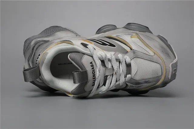 Balenciaga Track Trainer tênis brancos, cinza, bege, chunky 7