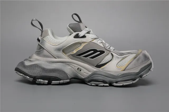 Balenciaga Track Trainer tênis brancos, cinza, bege, chunky 8