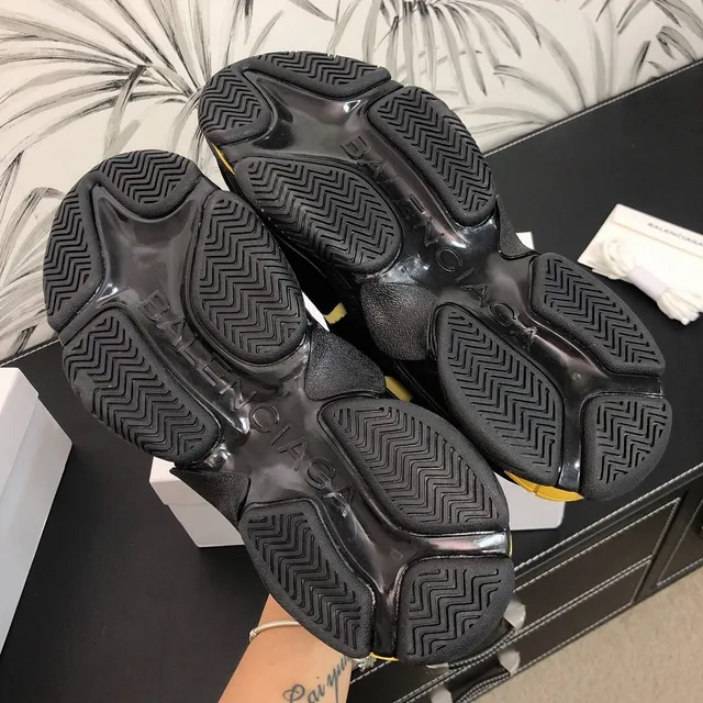 Balenciaga Triple S Preto e Amarelo Tênis Chunky 3