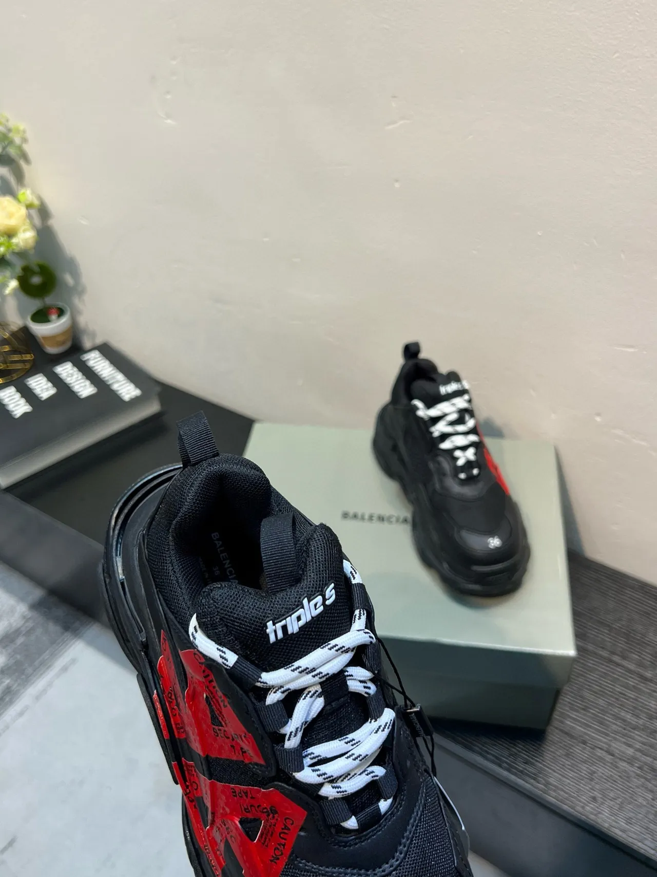 Balenciaga Triple S Chaussures Noires Rouges Ruban d'Avertissement Épaisses 6