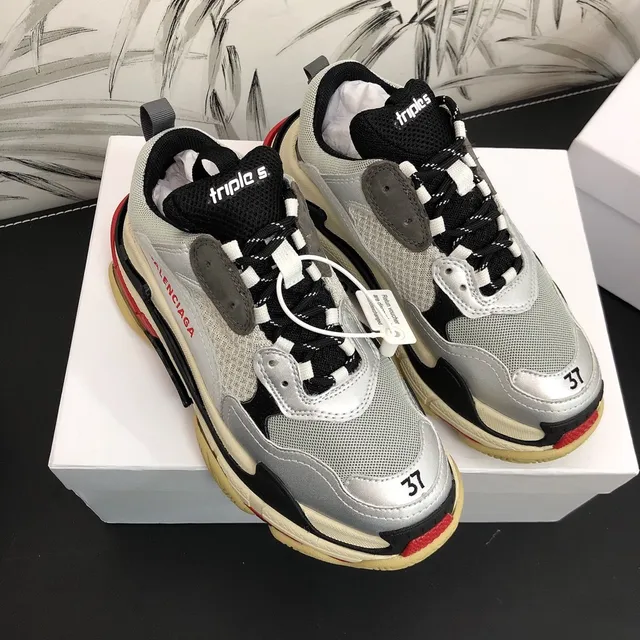 Balenciaga Triple S Gris Blanc Rouge Noir baskets chunky 2