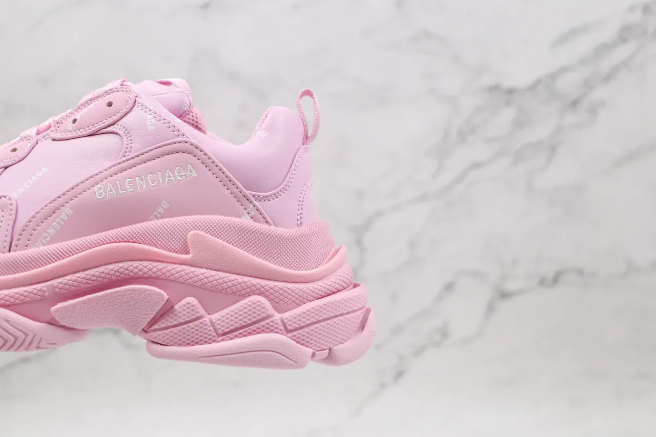 Balenciaga Triple S Chunky Sneakers Rose Monochromatique 3