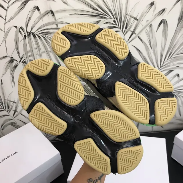 Balenciaga Triple S Chaussures Chunky en Vert Néon, Beige et Noir 3