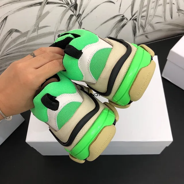 Balenciaga Triple S Chaussures Chunky en Vert Néon, Beige et Noir 4