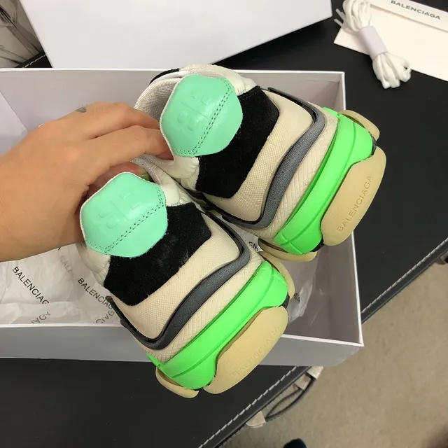 Balenciaga Triple S Sneakers Vert Néon Noir et Crème Épaisses 4