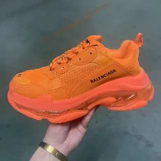 Balenciaga Triple S حذاء تشونكي برتقالي