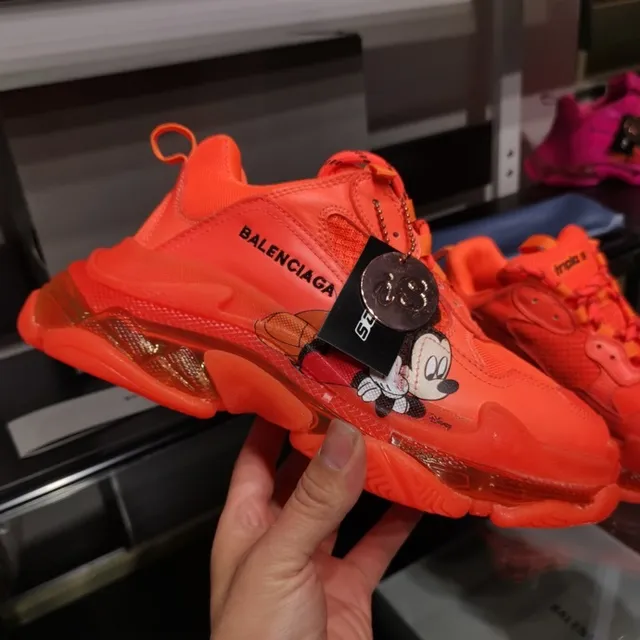 Balenciaga Triple S baskets chunky orange transparent silhouette oversized semelle multicouche 7