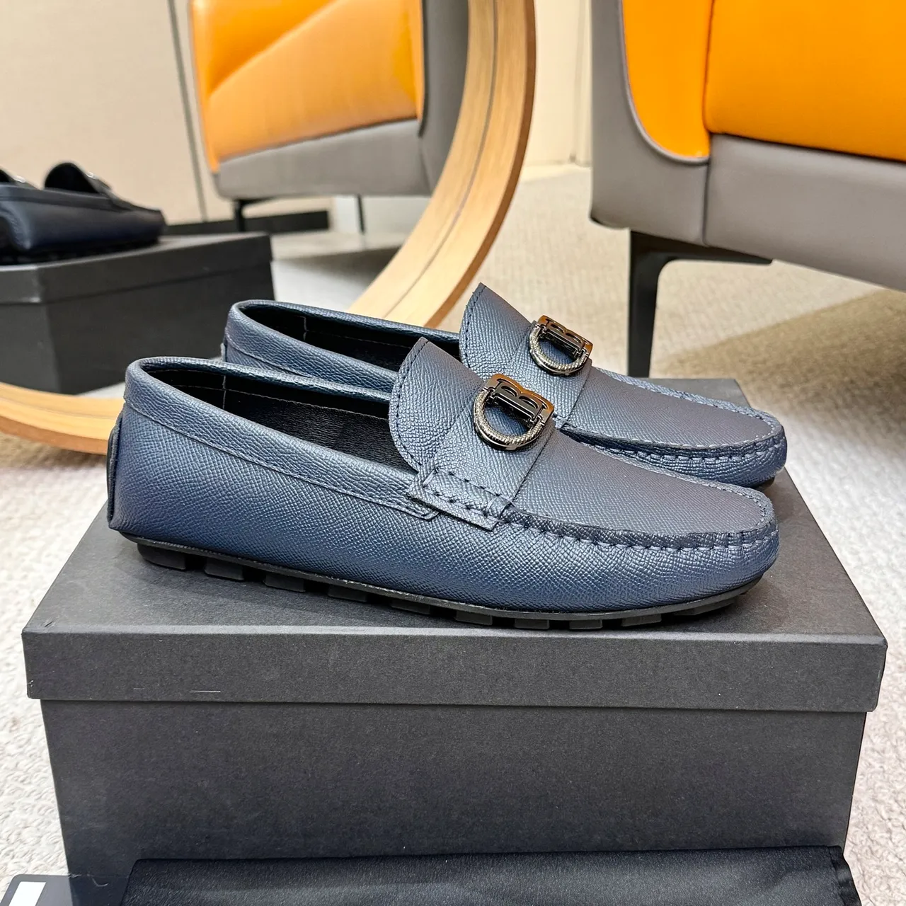 Balmain B-Bold नेवी ब्लू चमड़े के लोफर्स 3
