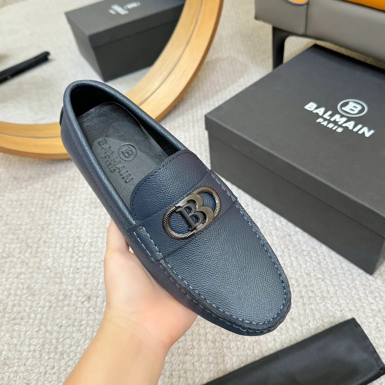 Balmain B-Bold नेवी ब्लू चमड़े के लोफर्स 5