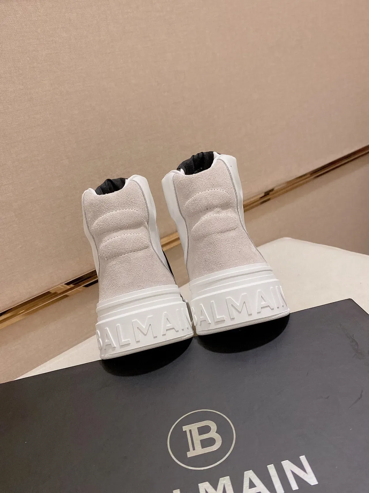 Balmain Tênis Lifestyle Preto Branco High-Top Two-Tone 3