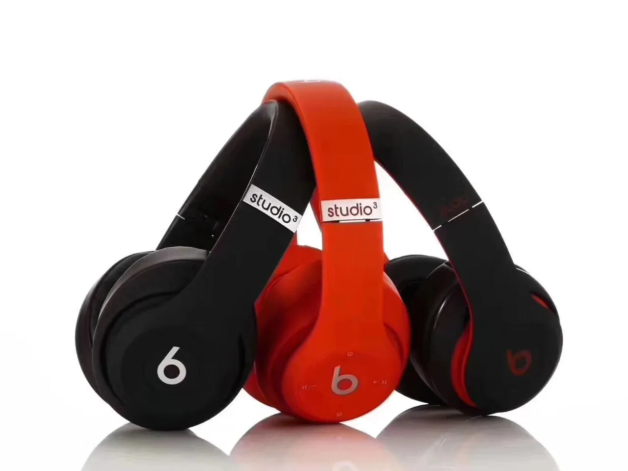 Beats beatsstudio³ wireless Black Gold Circumaural Matte Finish Over-ear Headphones 3