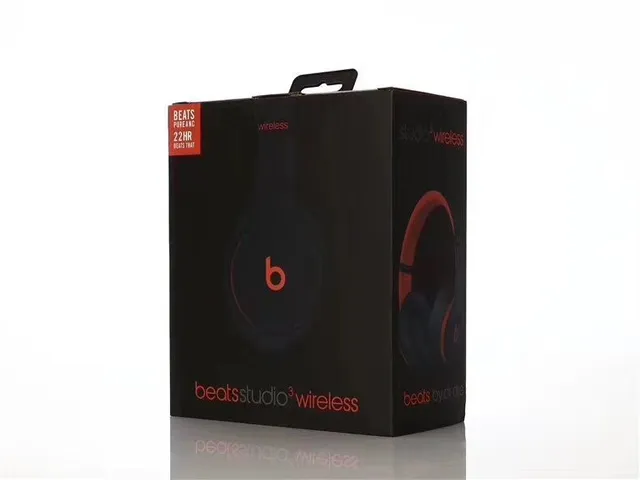Beats beatsstudio³ wireless Black Gold Circumaural Matte Finish Over-ear Headphones 16