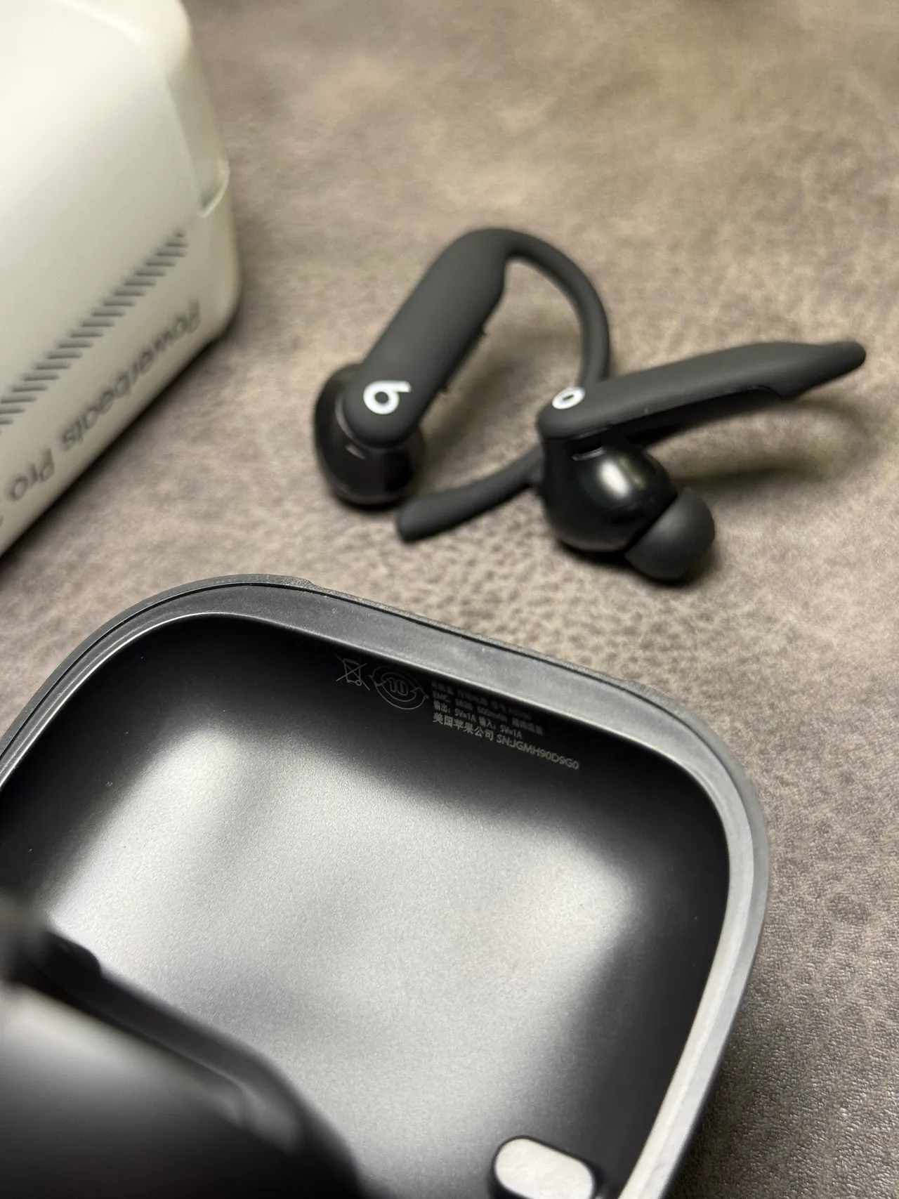 Beats Powerbeats Pro 2 Black Sports Earphones 17