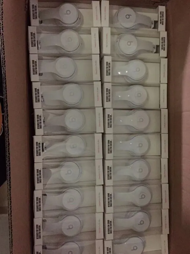 Beats Solo3 Special Edition Over-Ear Headphones 15