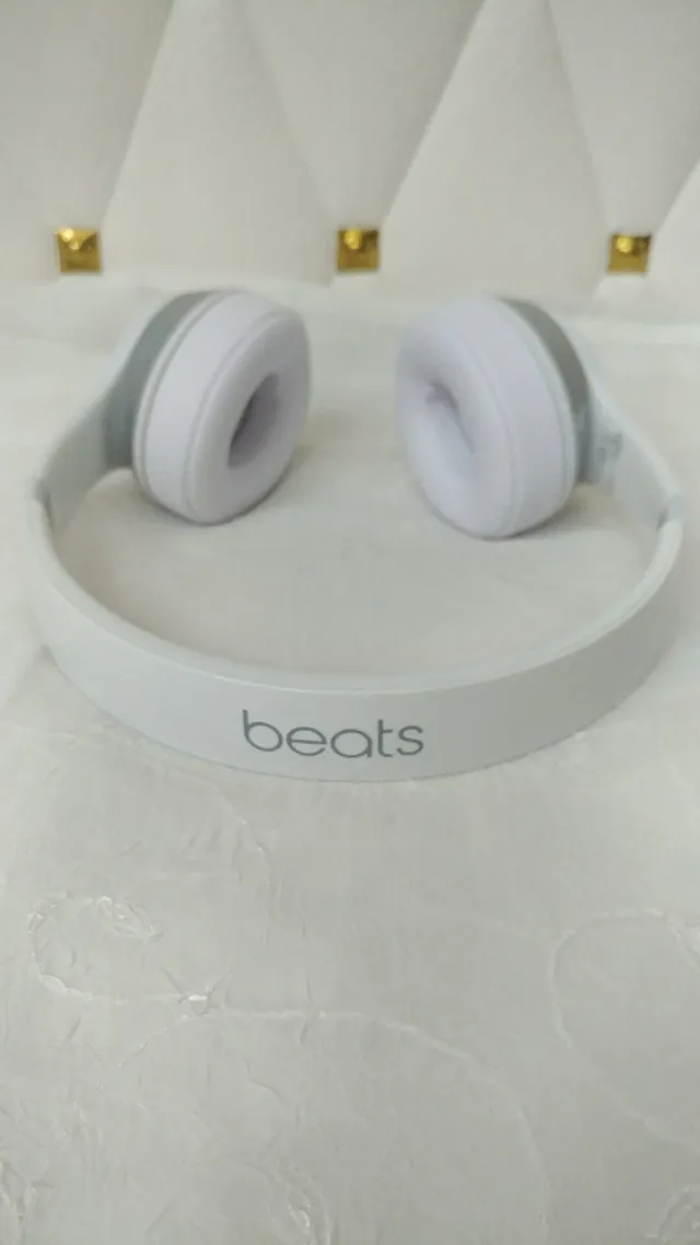 Beats Solo3 Wireless Multicolor Over-ear Headphones 9