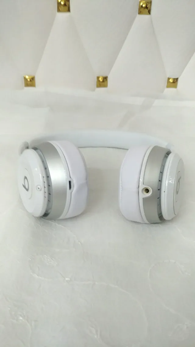 Beats Solo3 Wireless Multicolor Over-ear Headphones 10