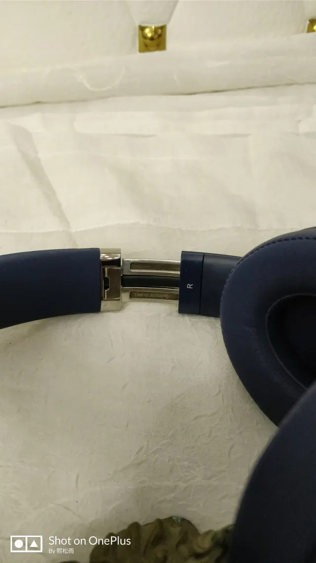 Beats Studio3 Wireless Multicolor Gold Over-ear Headphones 4