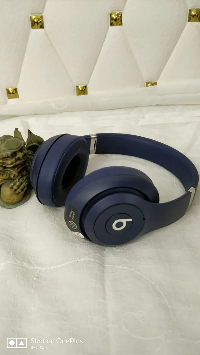 Beats Studio3 Wireless Multicolor Gold Over-ear Headphones 9