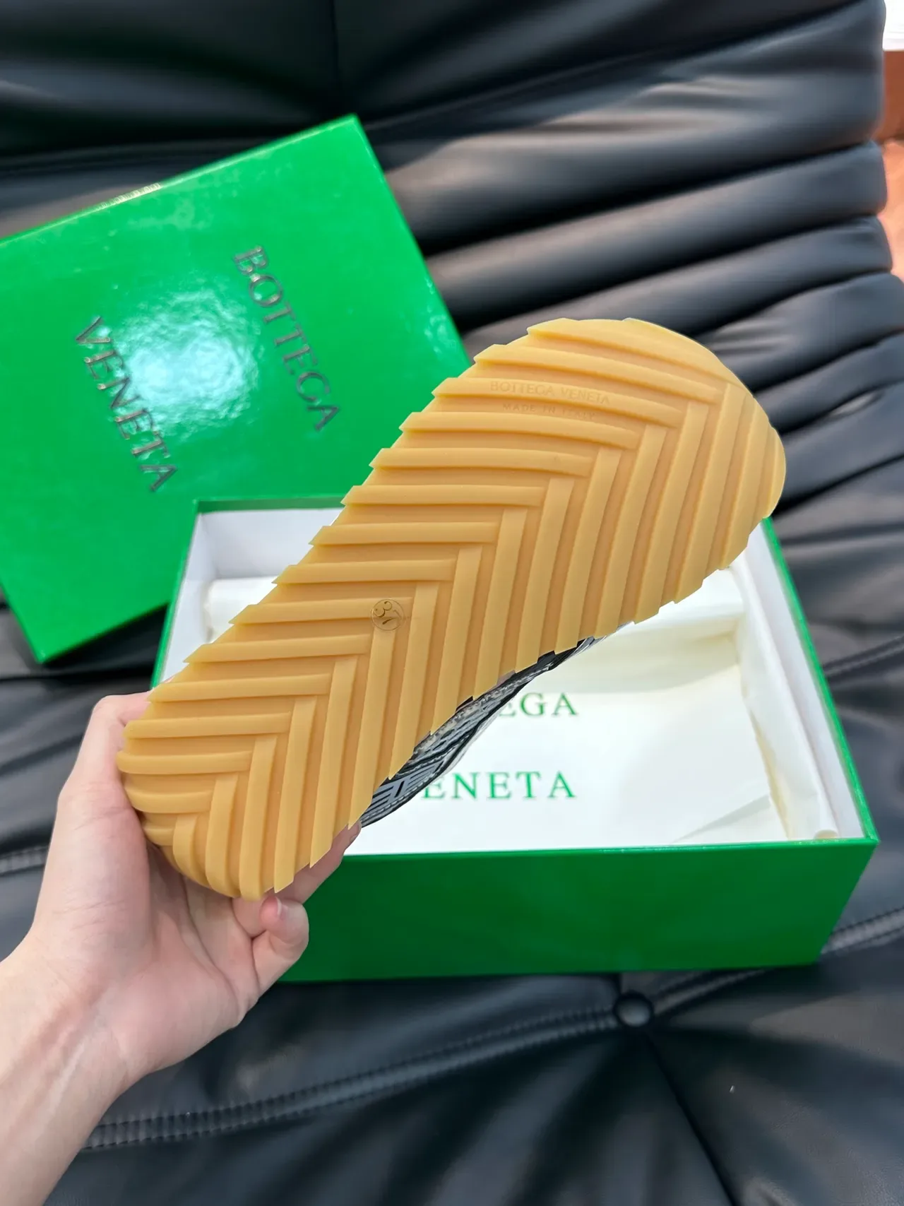 Bottega Veneta Andiamo Chaussures lifestyle argent métallique en maille 2