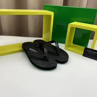 Bottega Veneta Black Green Minimalist Thong Chevron-Textured Sole Slippers