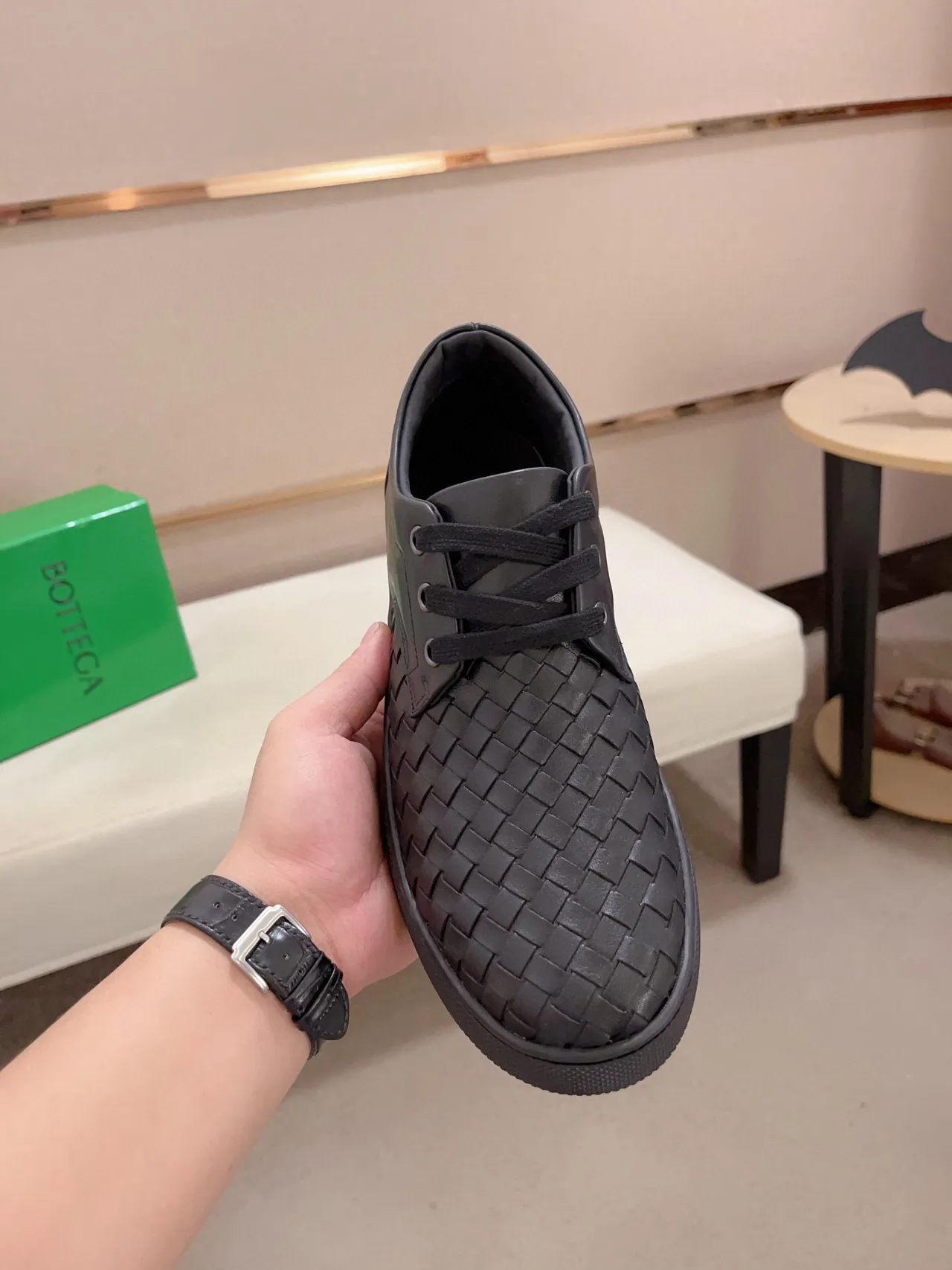 Bottega Veneta Mocassin de Cuir Noir Intrecciato à Lacets Low-Top 2