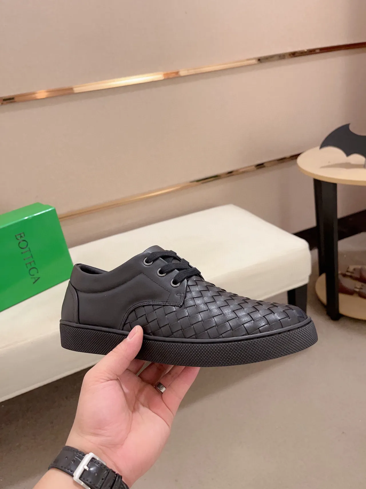 Bottega Veneta Mocassin de Cuir Noir Intrecciato à Lacets Low-Top 4